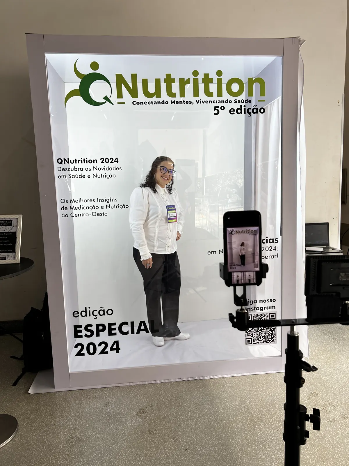 Cabine Capa de Revista em evento — Nutrition 2024