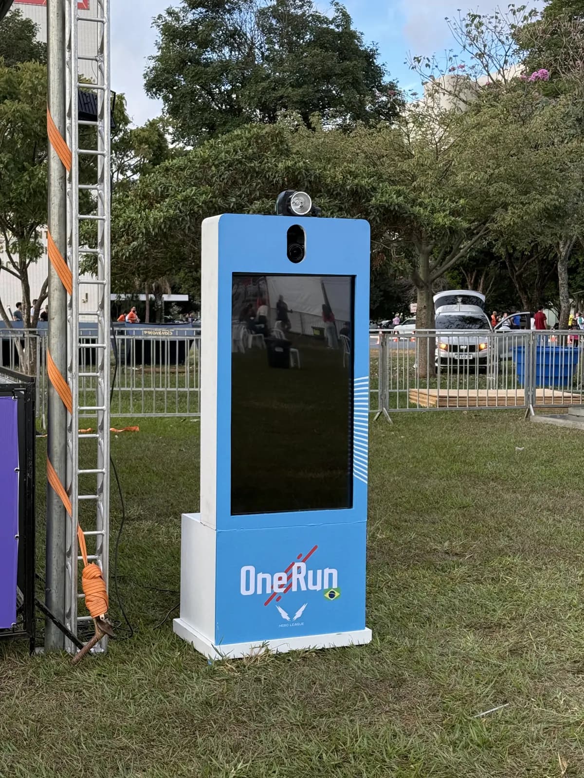 Totem 40" em evento — One Run