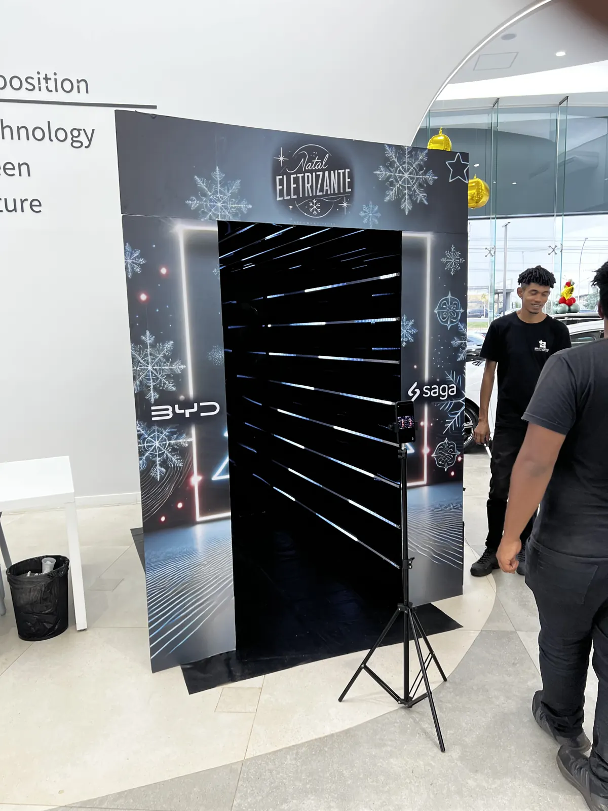 Túnel Infinity em evento — concessionária