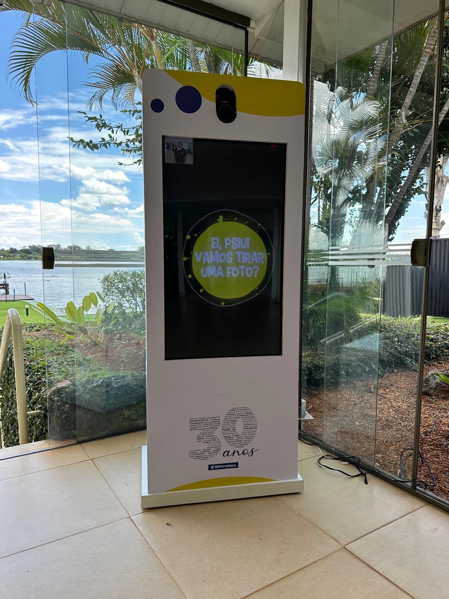 Totem 40" em evento corporativo