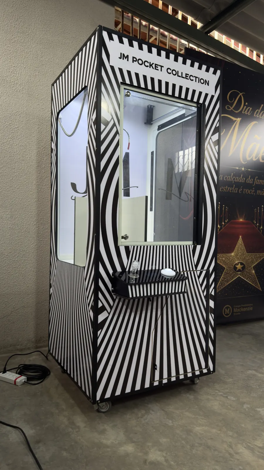 Grua de brindes em evento — JM Pocket Collection
