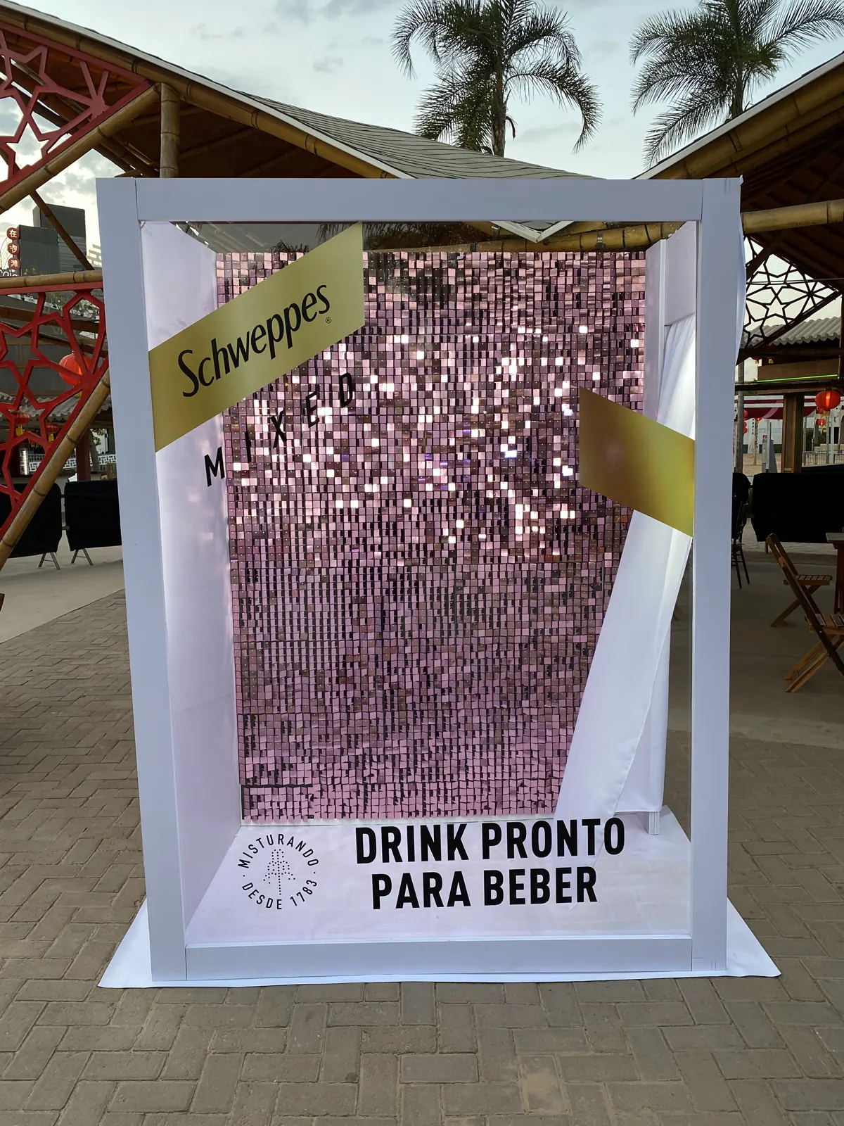 Mobile Cam em evento — moldura glitter